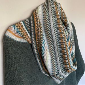 ❄️Aplaca blend cowl sweater NWOT❄️